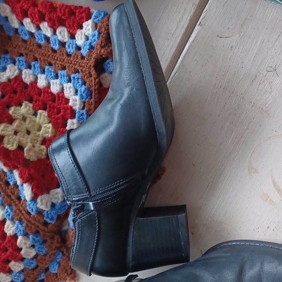 Tom McAn Leather Heeled Booties, Black,  NWOB, 7.5W - Picture 2 of 5